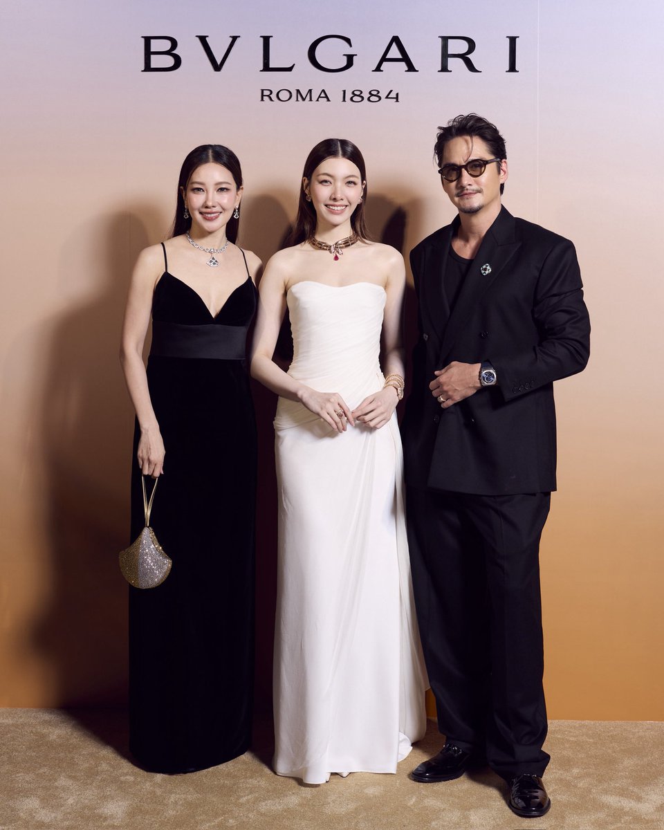 Vogue Thailand tweet media