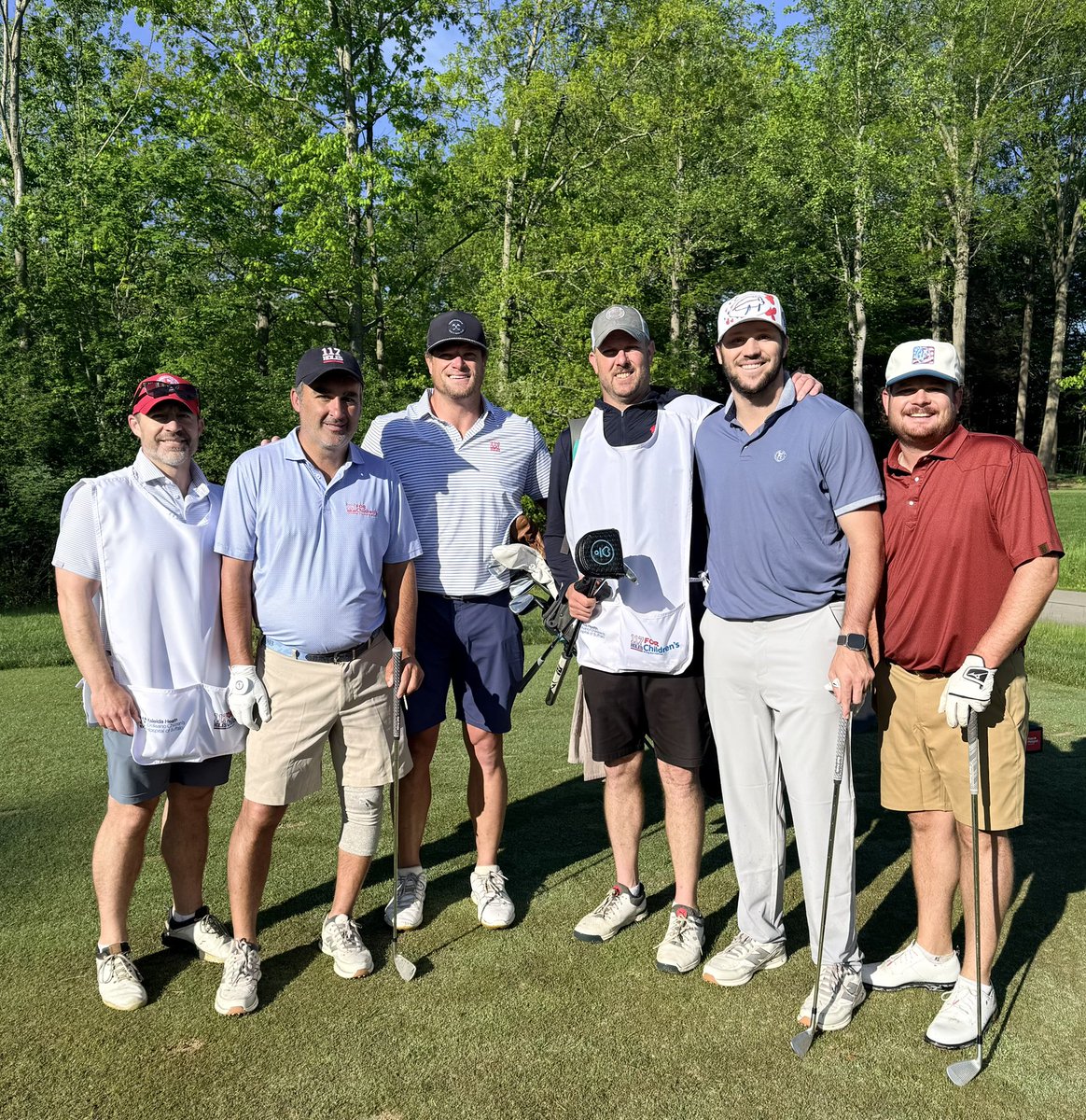 ellennotarius1's tweet photo. So proud of Jon and all the other golfers who played 117 holes for Children’s today. It took 15 hours, and is the equivalent of walking 40 miles. I’m convinced you will never find a professional athlete who is a better human being than Josh Allen. Such an incredible guy. 🥰 https://t.co/YKUVqKuETM