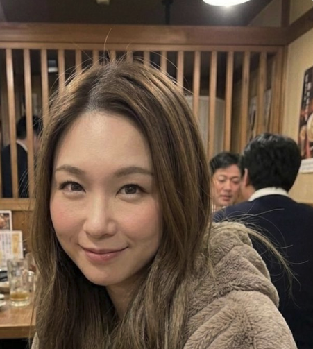 yumiko11654's tweet photo. おばさんの1人飲みに付き合って？ 
47歳なんて需要ないか... https://t.co/9mYGtzuysO