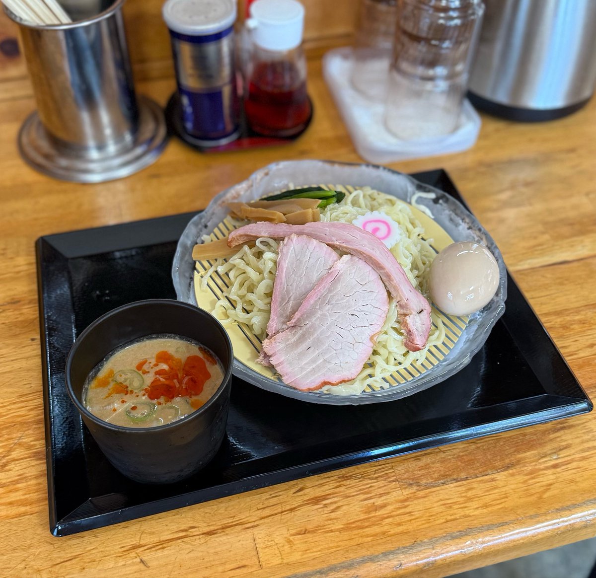 oAqg1hETjl7MLXT's tweet photo. 福島県石川郡石川町
手打中華 餐
胡麻だれざる中華 煮卵

先日の🍜早くも夏限定が始まったと聞き
『餐』さんへ🚗✔️

凍った皿🧊に盛られた手打麺に冷たいつけだれ❄️
冷水でキンキンに〆た手打麺はやはり激旨です🚐
超絶旨い‼️
🐴🐴🫶🍜‼️ https://t.co/c3KuYq6rha