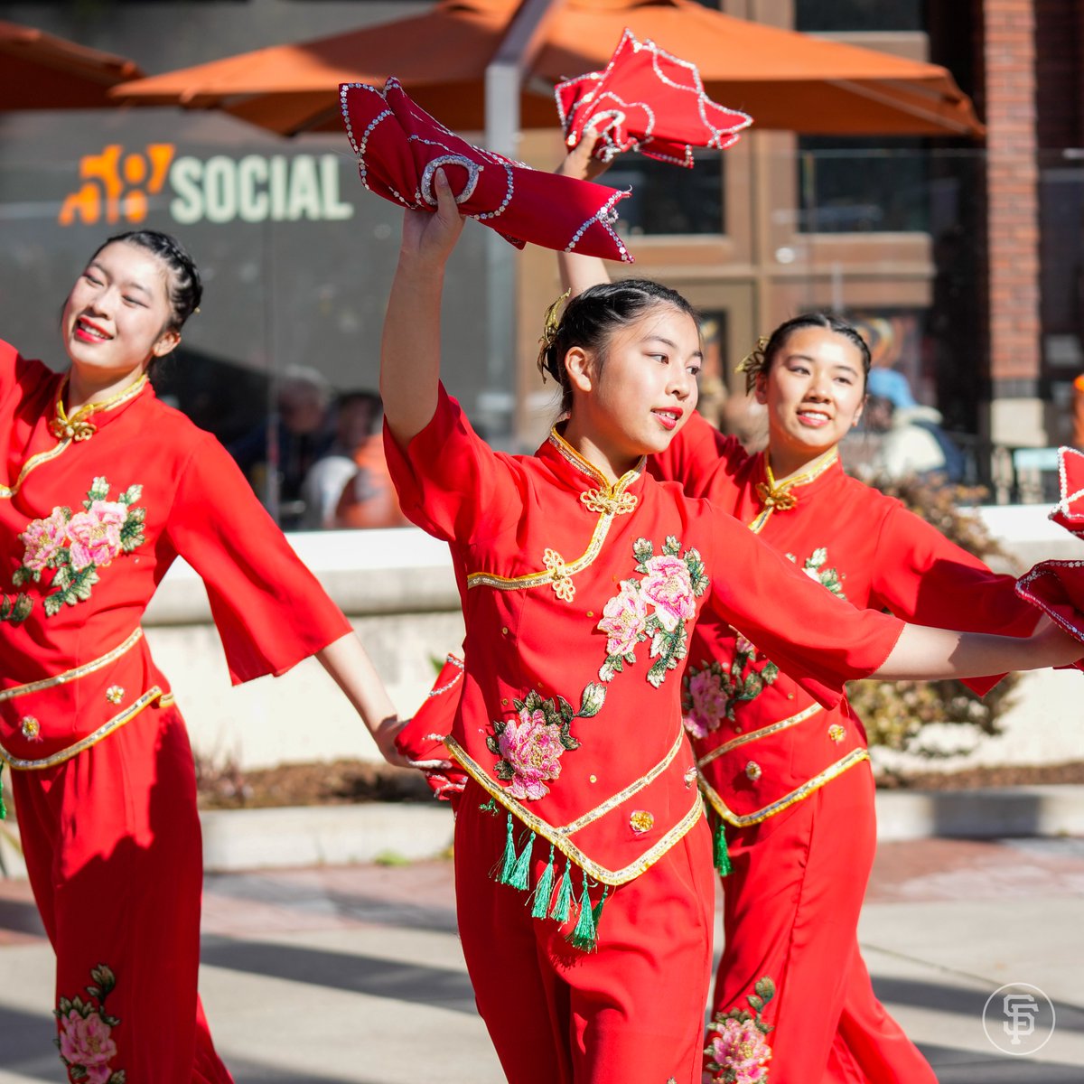 OracleParkSF's tweet photo. A special night celebrating Chinese culture at the ballpark 🐲 https://t.co/8w1BgXdD3O