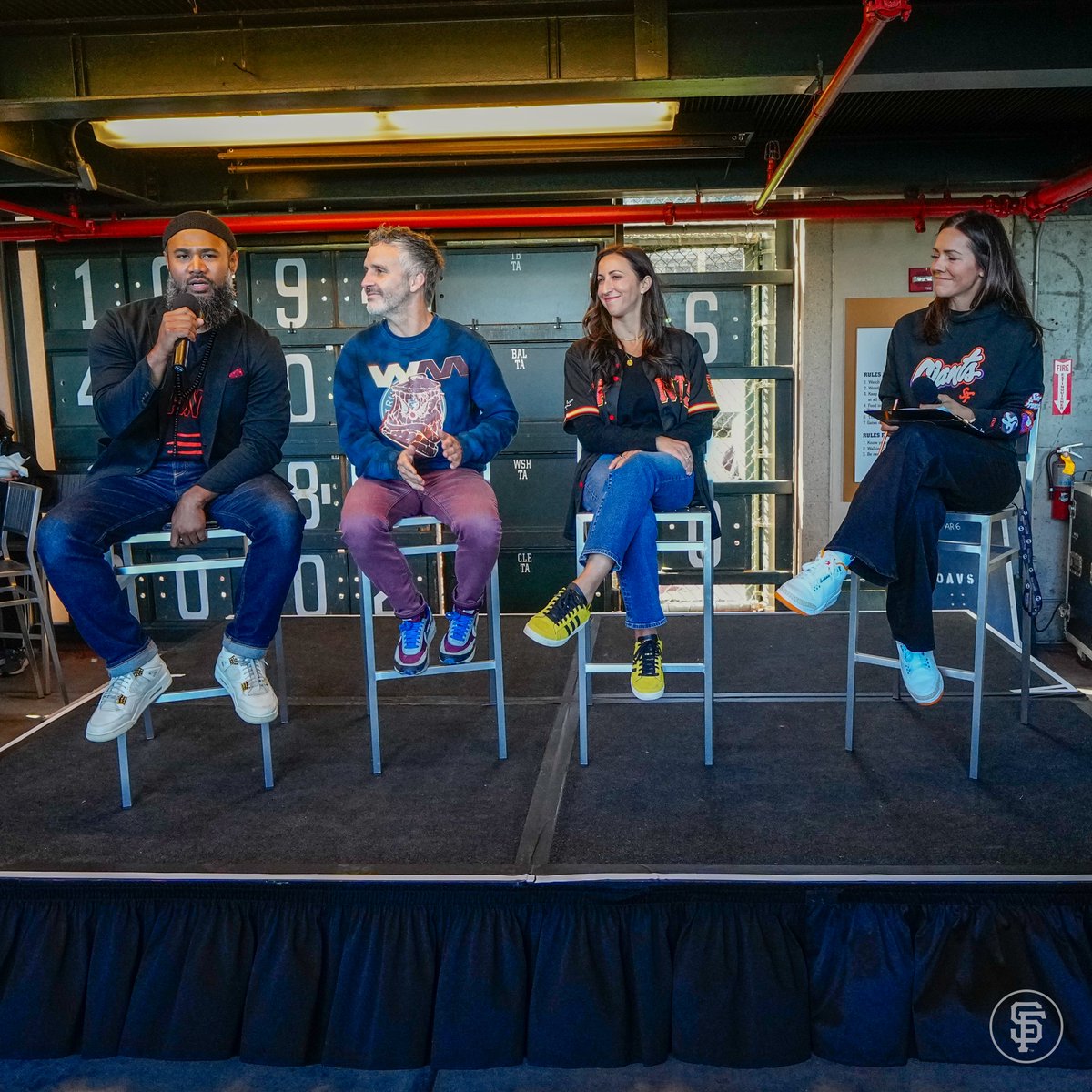 OracleParkSF's tweet photo. A special night celebrating Chinese culture at the ballpark 🐲 https://t.co/8w1BgXdD3O
