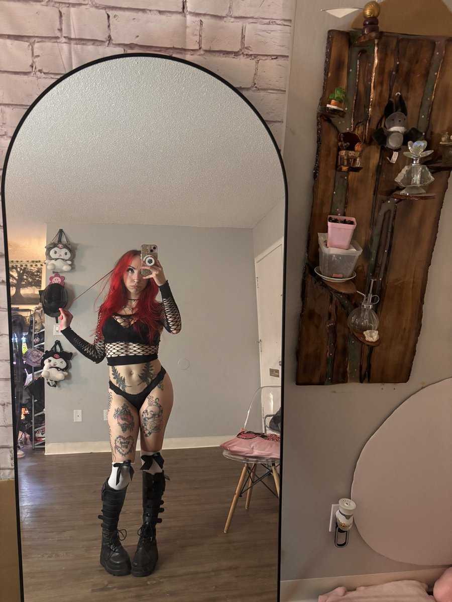 yattedbb's tweet photo. Boots stay on btw #nsfwtwt https://t.co/XMWlebnGlp