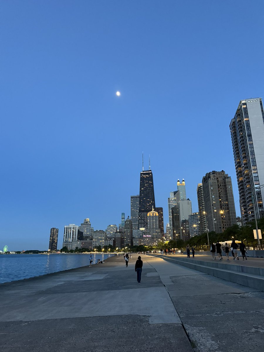 jbirdslife's tweet photo. Best city in the world https://t.co/V4Q2FWQZIF