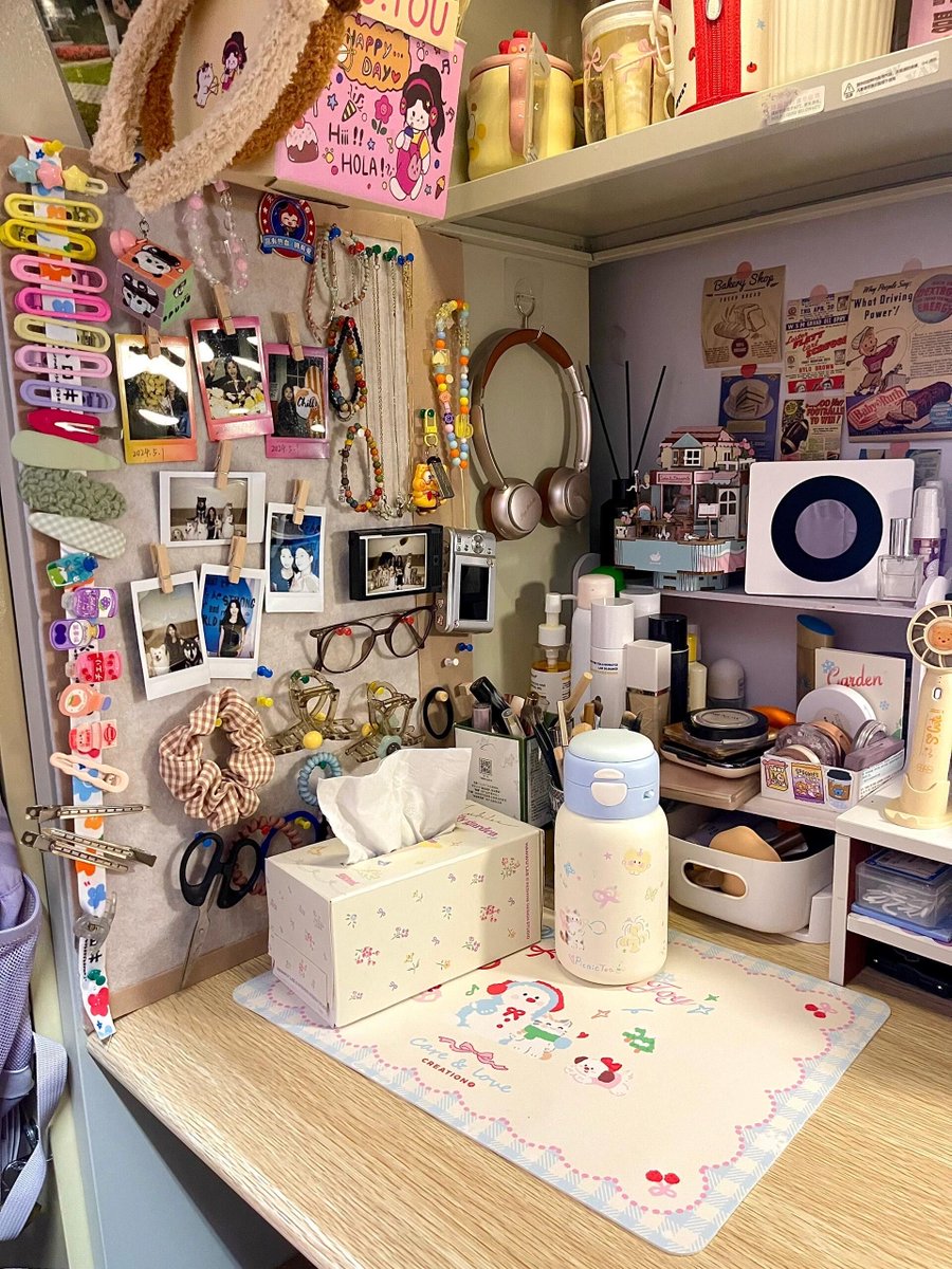 Reclearing's tweet photo. Tackling old stuff clutter Turn vintage mugs, framed photos u0026 unused books into keepable memories or sellable gems—small tidy win = big calm! https://t.co/rjEkzO8VhA