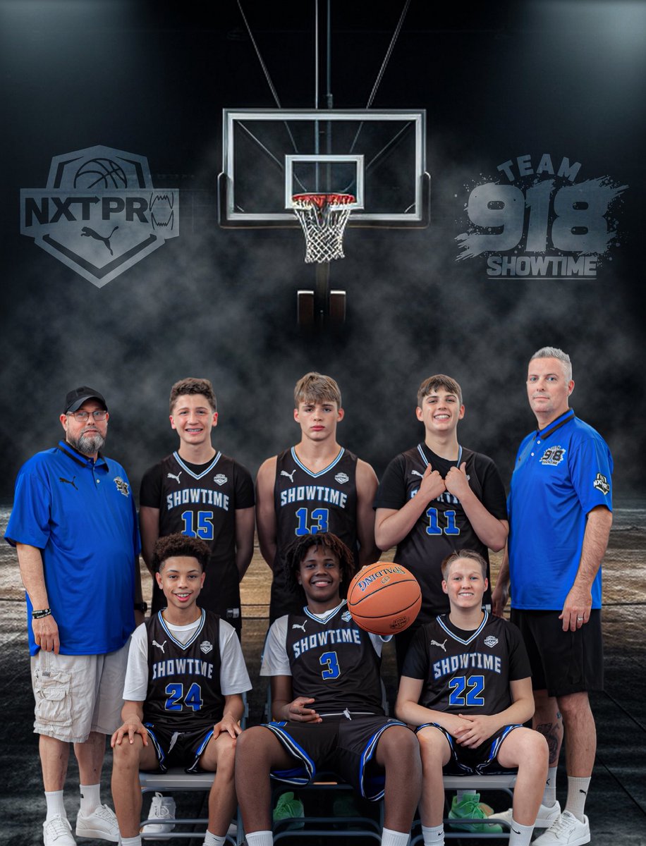 Teamshowtime918's tweet photo. Family.. @NxtProHoops #teamshowtime918 https://t.co/nlSpIpsxdF
