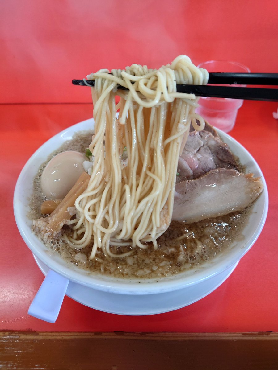 turumi_2021's tweet photo. 麺や松辰

～限定～
背脂醤油ラーメン
中盛
玉子

煮干しの香り旨味😋😍背脂の甘み😋😍バランス良く食べやすい🍜🤗🫶🫶🫶最高に旨い‼️😀👍

お心遣いありがとうございます🙏🙇‍♂️ https://t.co/yJVucNUQGF