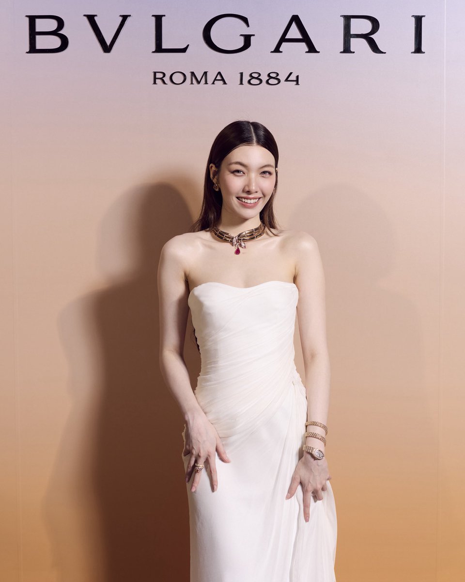 Vogue Thailand tweet media