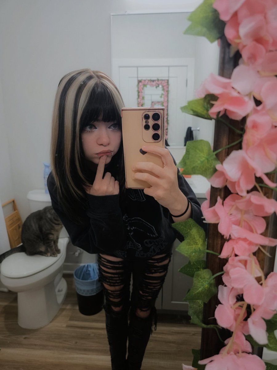 Zoe sparks tweet media