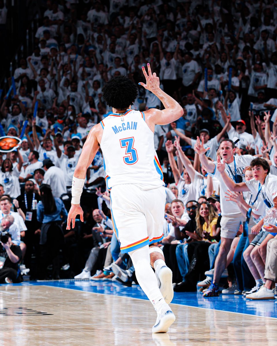 okcthunder's tweet photo. 👌👌👌 https://t.co/BuWATqcv9c