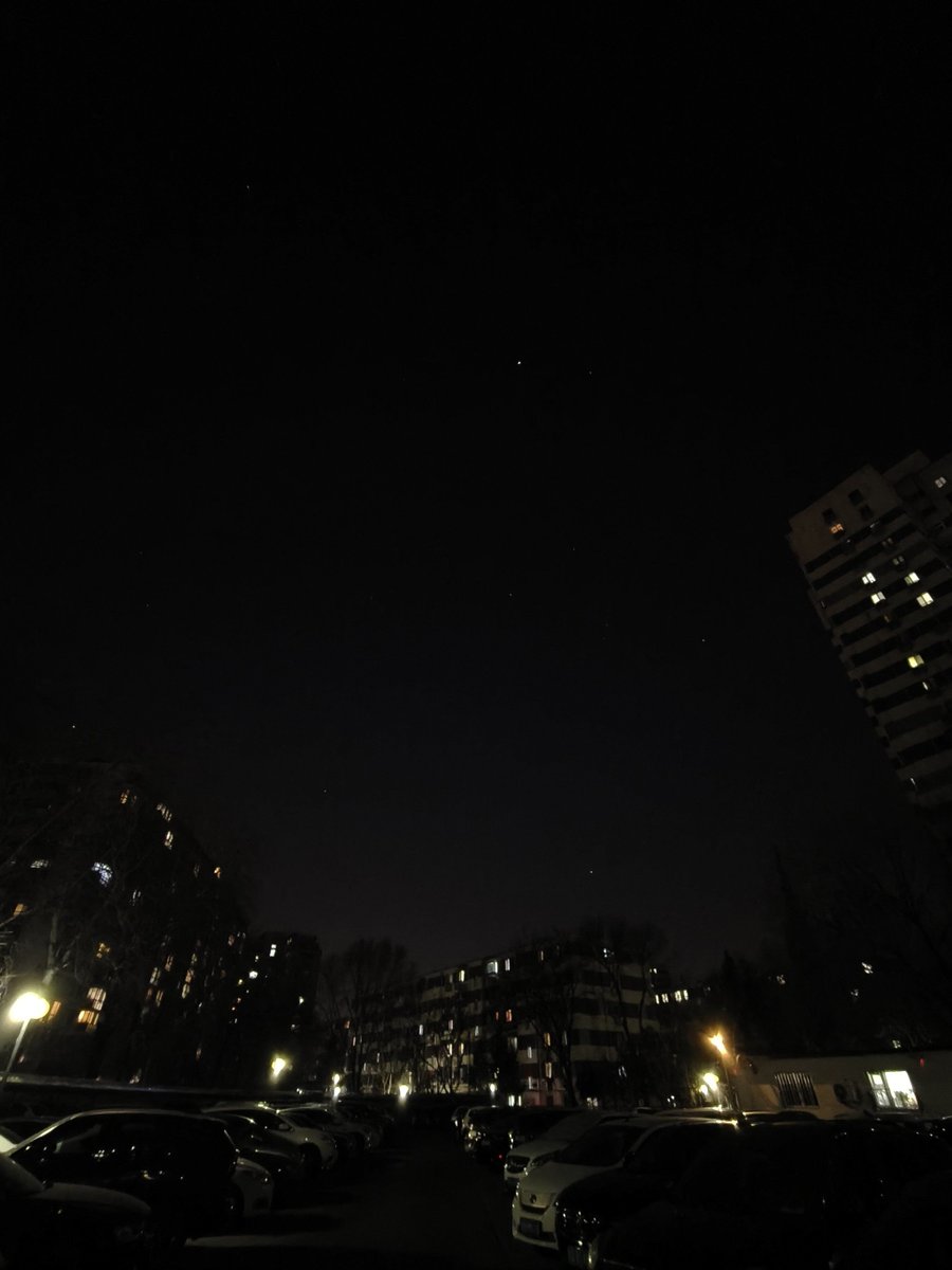 _DoIt_'s tweet photo. Staring at the same moon, texting late at night—distance can’t dim the tiny, warm link between us https://t.co/zlQwADsel5