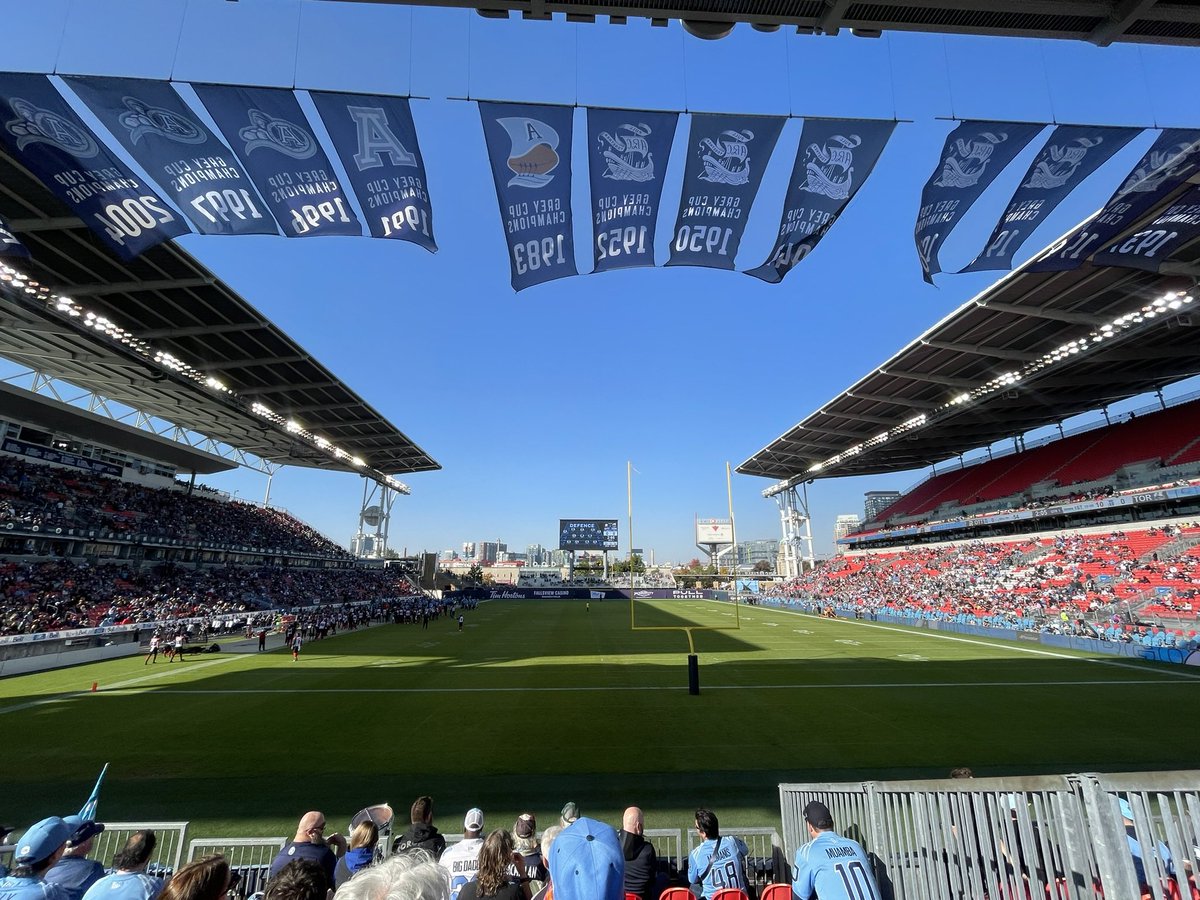Dohboy6969's tweet photo. Letβs prove em all wrong again @TorontoArgos ! Wouldnβt be the first time πππ π£ππ»π¨π¦π#LetsRow #PullTogether #IsItJuneYet #HowManyGCBanners https://t.co/MbmdkFx0xF
