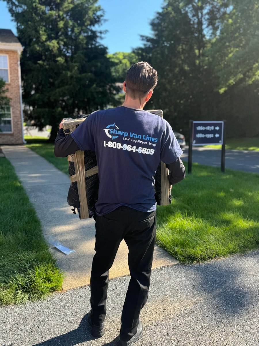 sharpvanlines's tweet photo. From heavy furniture and packed trucks to protected floors and fully padded pieces — this is the part people usually don’t see behind a smooth moving day. We do. Every single day.
🚚
#SharpVanLines #NYCMovers #MovingDay #LocalMovers #ProfessionalMovers #FurnitureMoving https://t.co/e9AZEiOPUx