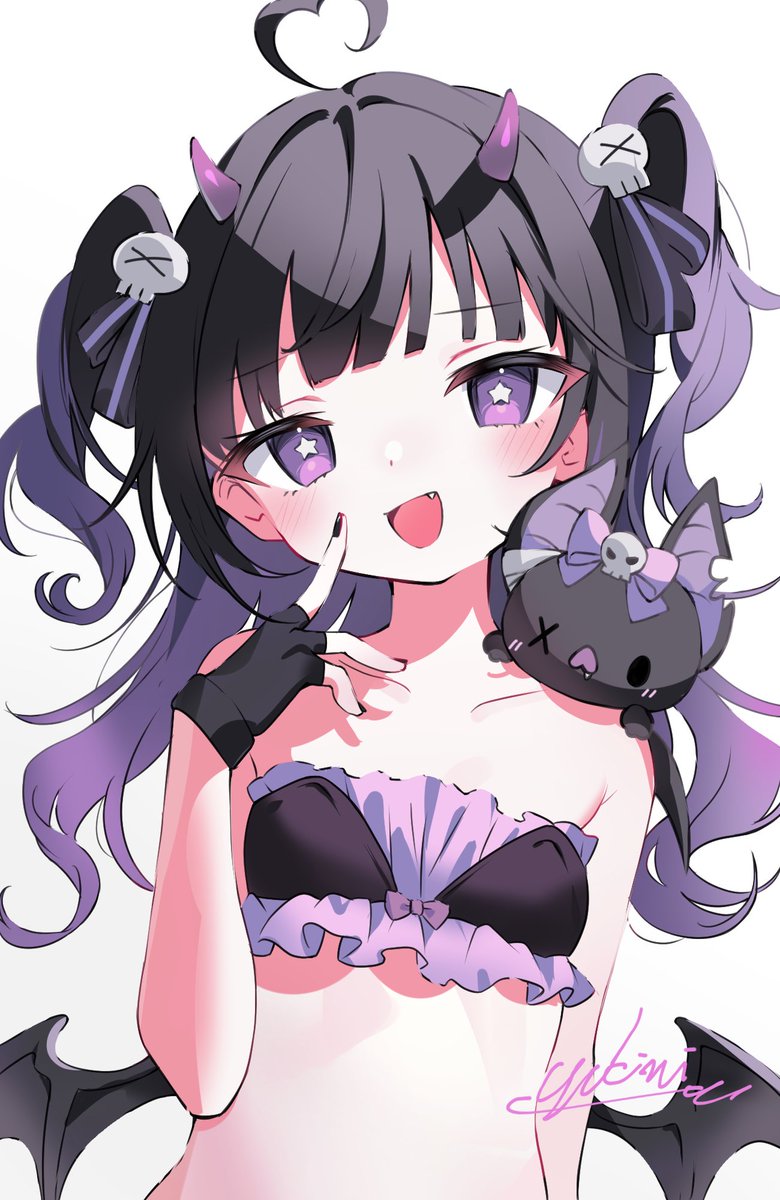 MomoMorgue's tweet photo. Persona vs gif that represents their personality 💜💀 https://t.co/DoHnIL7zH1
