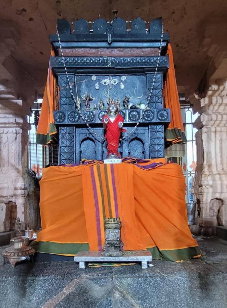 Jaggesh2's tweet photo. ಇಂದಿನ ರಾಯರ ಬೃಂದಾವನ ದರ್ಶನ🙏

ಶುಭ ಬುಧವಾರ🙏 https://t.co/qielX6IKSa