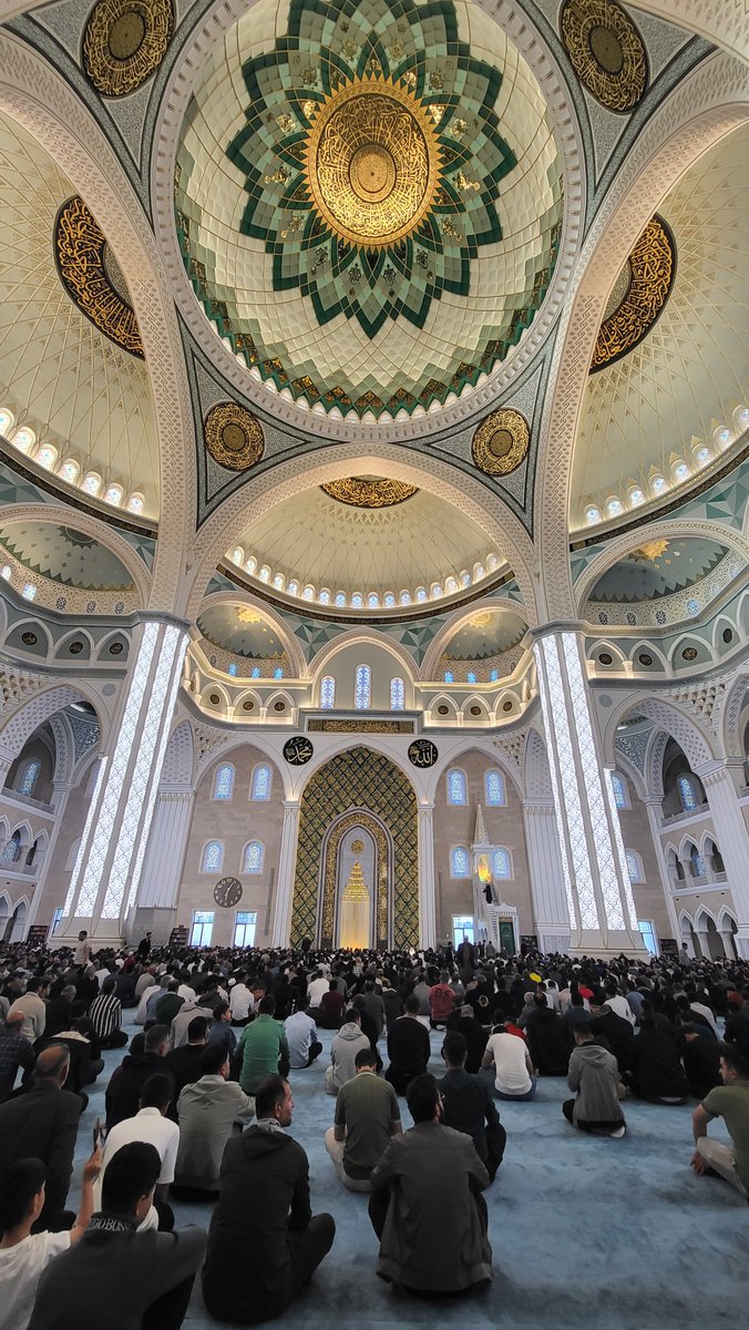 htmksh's tweet photo. عيدكم مبارك.. 

أسأل الله أن يبلغنا وإياكم العيد القادم وقد حقق لكلٍّ منا ما يتمنى، وأعطاه سؤله بما يرضيه ويشرح صدره.

تقبل الله طاعاتكم، وكل عام وأنتم بخير.. https://t.co/UXu92hb7eO