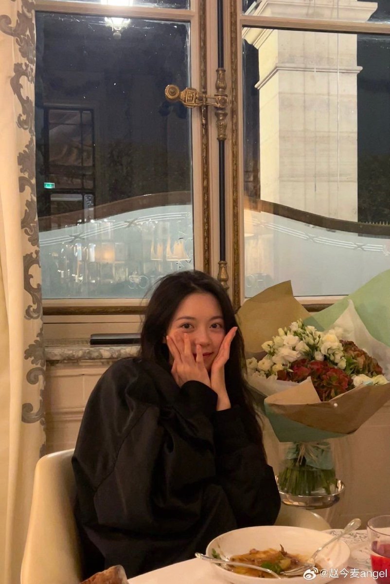 etherealdior's tweet photo. dinner dates 🥂 https://t.co/2drR8tcd6V