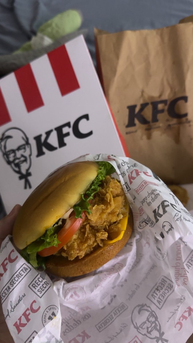 vane_amg's tweet photo. KFC>McDonals https://t.co/YNapiSR2UY