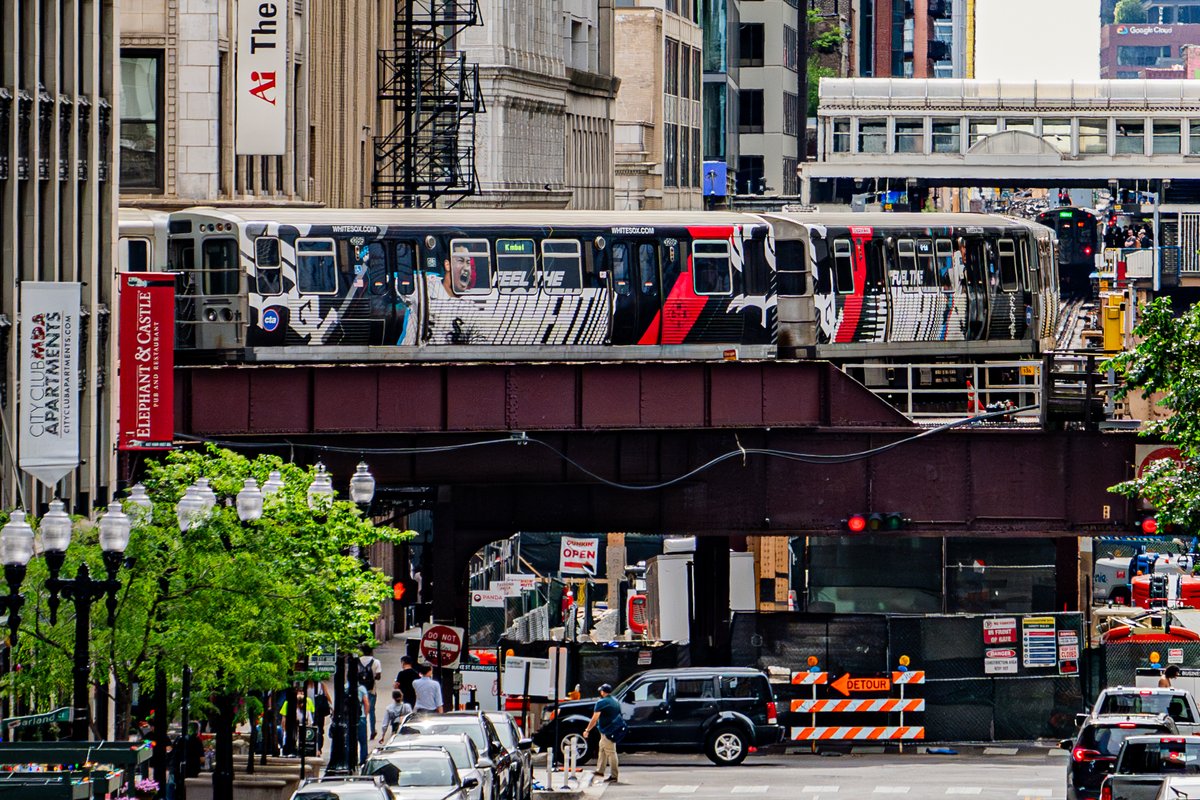 JoshuaMellin's tweet photo. 🧦 Sure, Japan had a Hello Kitty Shinkansen, but Chicago has a Munetaka Murakami el train. @whitesox https://t.co/hi8fihlDnM