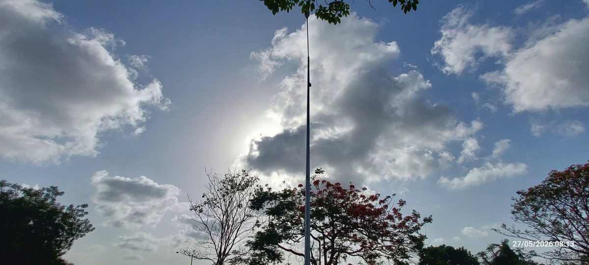 Divyesh_NH's tweet photo. પૂર્વ દિશા તરફનું,
૨૭ મે ૨૦૨૬. સવારના સમયનું આકાશ.
ભરુચ, કૃષિ મહાવિદ્યાલય.

🙂 છાંયડો આપતી, નાની નાની વાદળીઓ.
.
.
. https://t.co/KbezlYnfsu