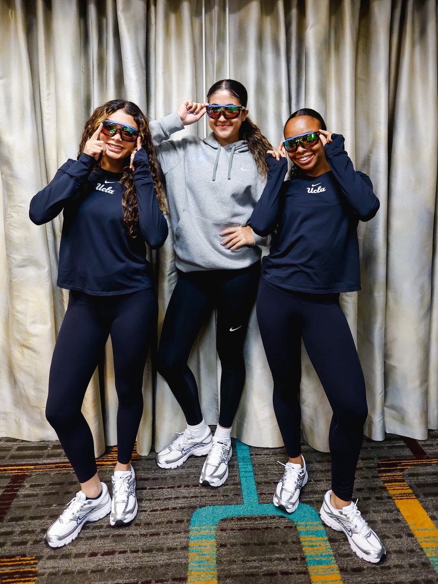 UCLASoftball's tweet photo. Love being in the @nikediamond Family.

Thank you, @Nike, for the gifts!

#GoBruins https://t.co/LzNueA1H4L