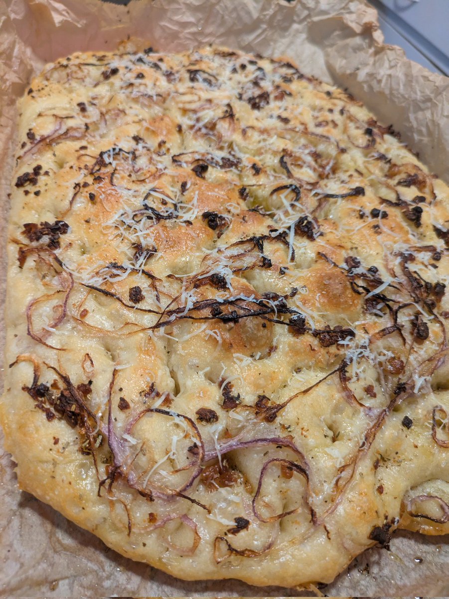zoomietuber's tweet photo. I unfortunately am not able to stream today.  Have a family emergency but will be back on thursday.  Please accept this focaccia as compensation. https://t.co/Gt4N6XgEkR
