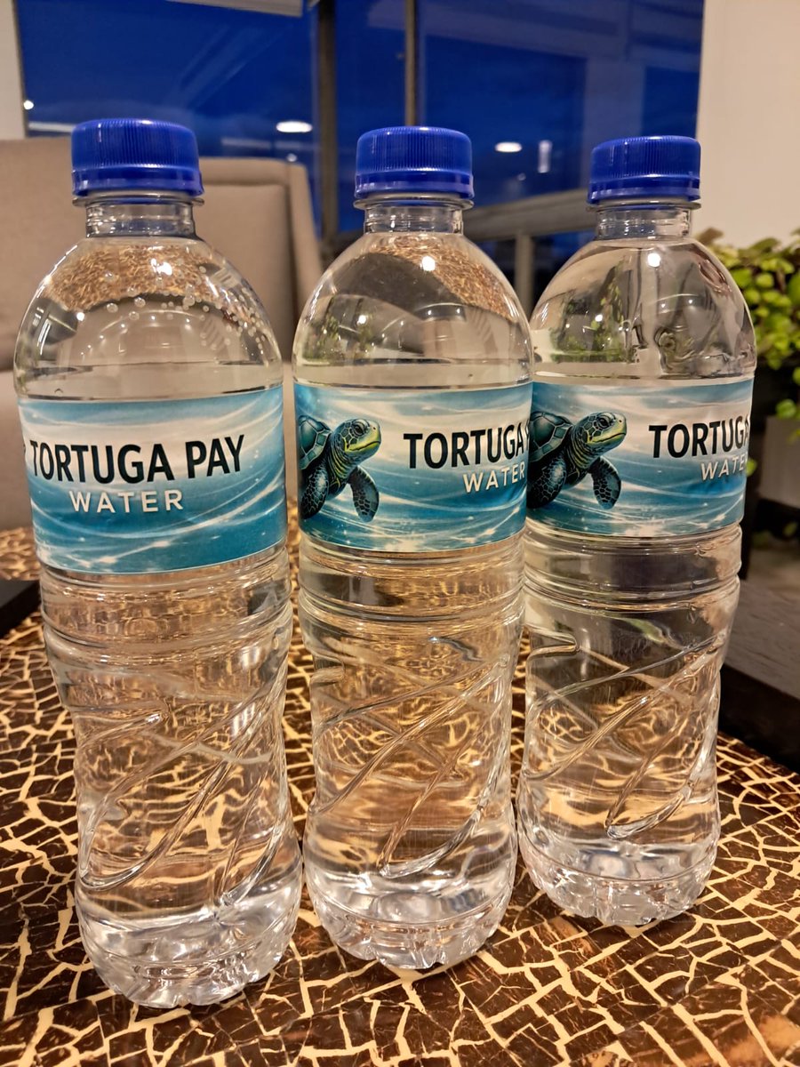 GalapagosToken's tweet photo. #TortugaPayWater primer producto de https://t.co/8SGOVKbBhS 
Cada vez que compres una botella de agua colaboras en proyectos de reciclaje y proteges el medio ambiente, ademas cada botella tiene UN QR unico en la etiqueta que TE permite reclamar tokens gratis..!
#GalapagosToken #Web3 #GalapagosTokenBack