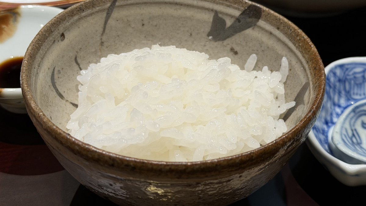 ore_meshi29's tweet photo. 人形町の穴場ランチ、夜は2万超えなのに昼は数量限定3,000円で一流の和食を味わえるの逆にコスパ良い…土鍋で炊いたご飯が本当に美味しくて幸せランチ…！『冨田』 https://t.co/QhhUMMbwMv