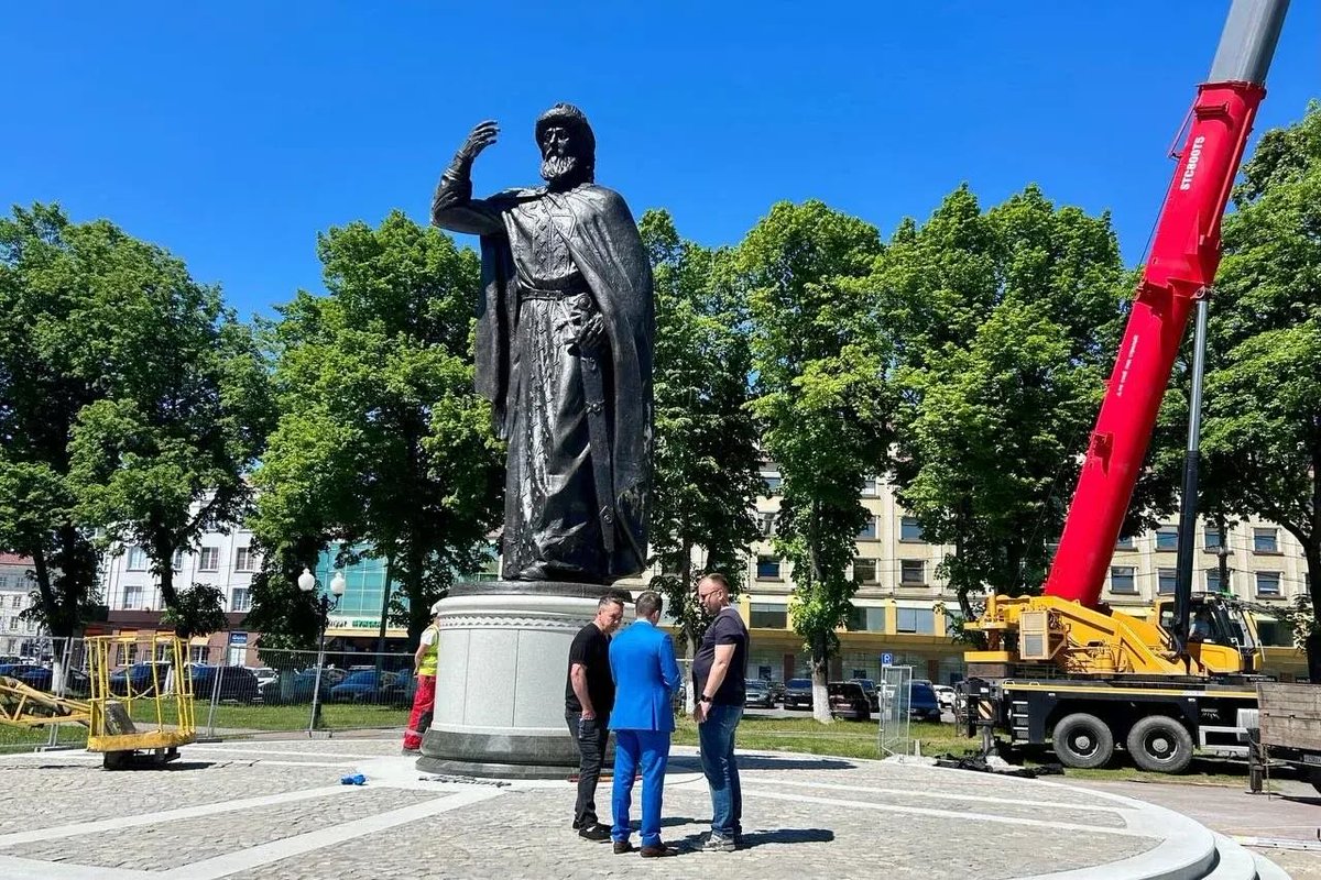 Политик по приколу tweet media