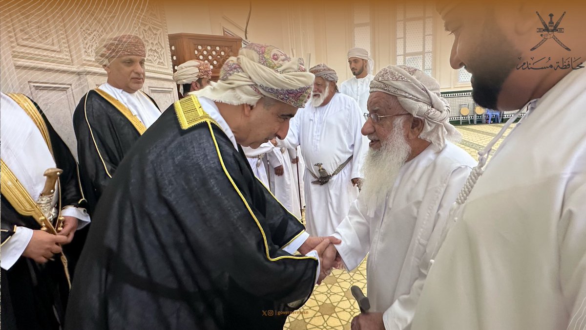 Governermusn's tweet photo. معالي السيد فيصل بن حمود بن نصر البوسعيدي، محافظ مسندم، يؤدي صلاة عيد الأضحى المبارك لعام 1447 هـ في ولاية دبا، ويستقبل المهنئين بهذه المناسبة، سائلين المولى أن يُعيدها على عُمان، وقائدها، وشعبها بالخير واليُمن والبركات.

#محافظة_مسندم https://t.co/DejPzoTcvX