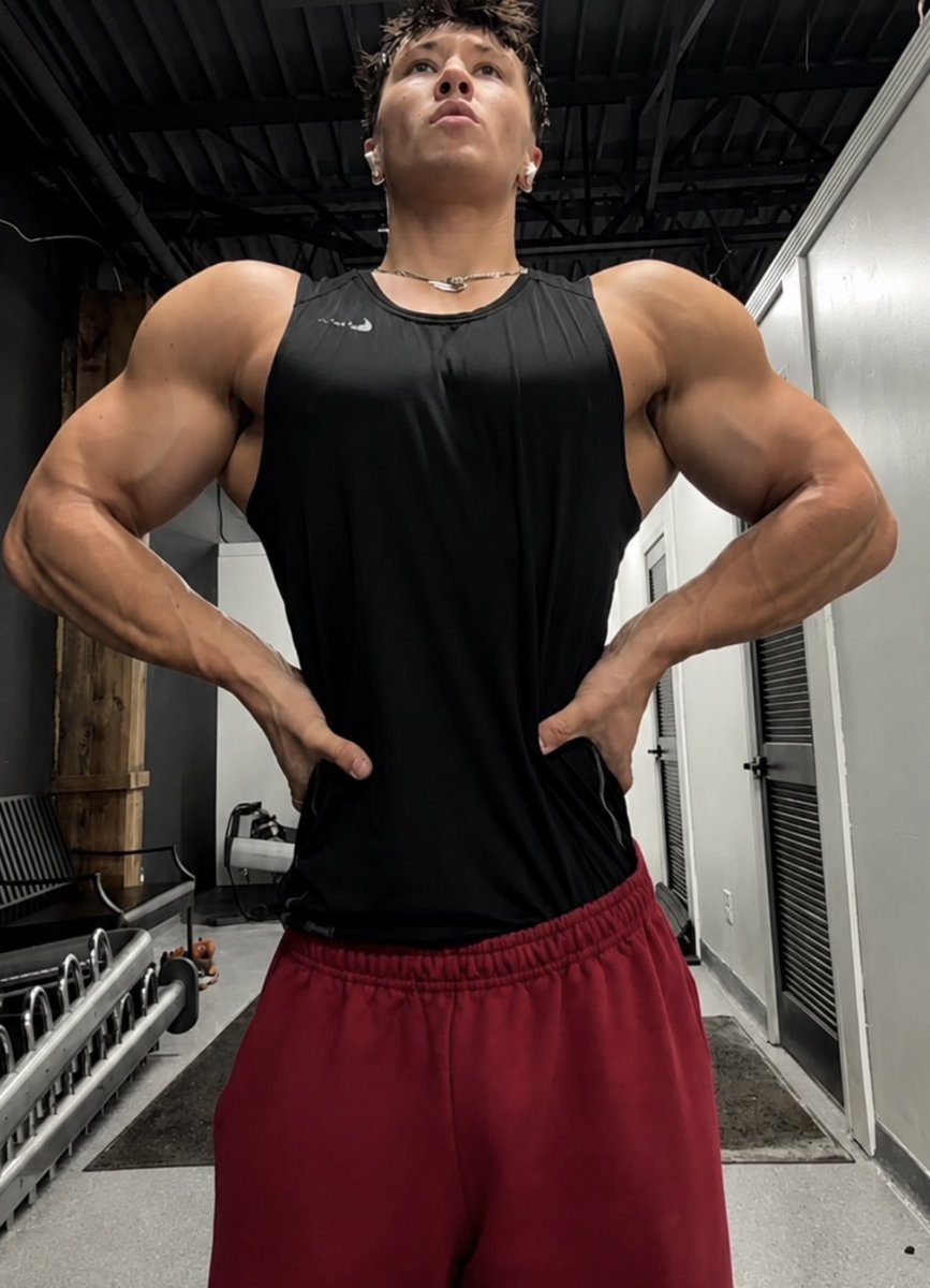 topalphamales's tweet photo. Wow! I’ve followed @alphaxflex for a long time. I am impressed every single day! The muscle, the looks, the power, the alpha dominance! Absolute complete Alpha Package! Hit him up… he’s also cool af! https://t.co/PKastlyfkI