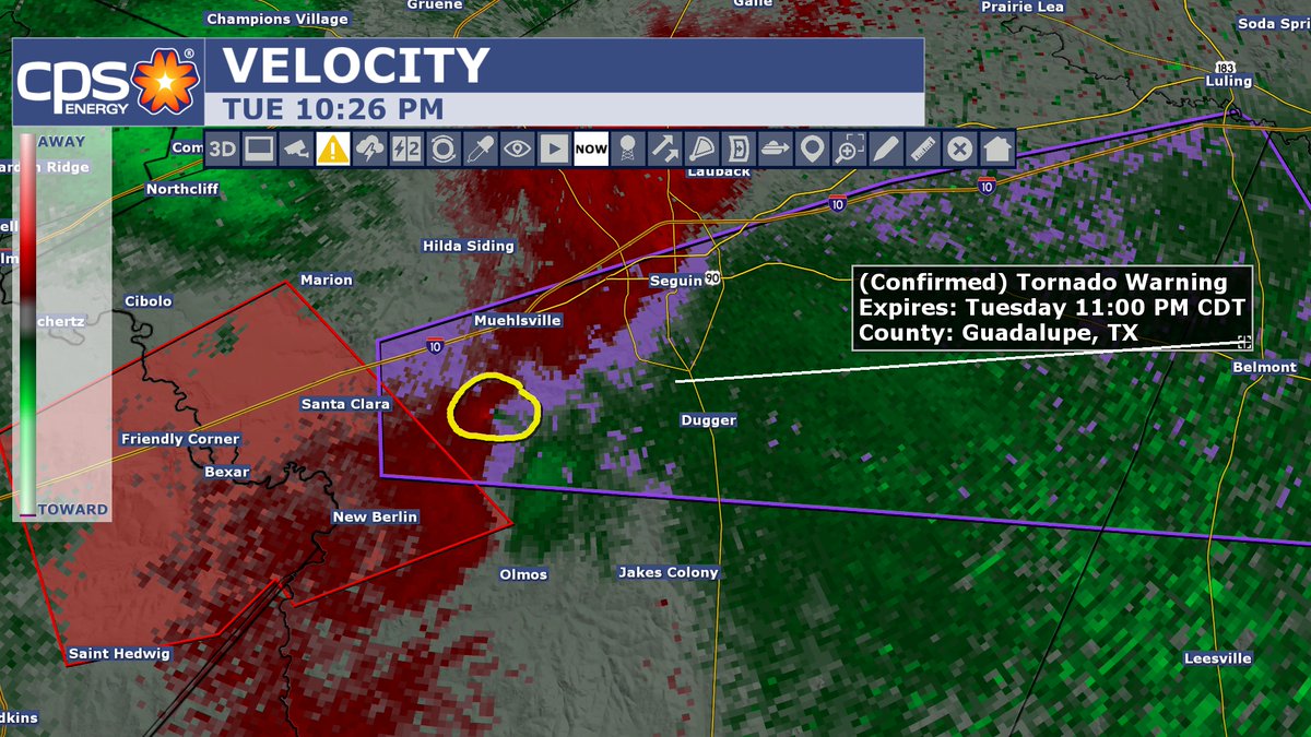 wxprobrian's tweet photo. 10:27PM: New Tornado Warning for Guadalupe county. TORNADO HAS BEEN RADAR CONFIRMED! Rotation just east of Santa Clara moving east at 40 mph. https://t.co/Fj7PzIwJsH