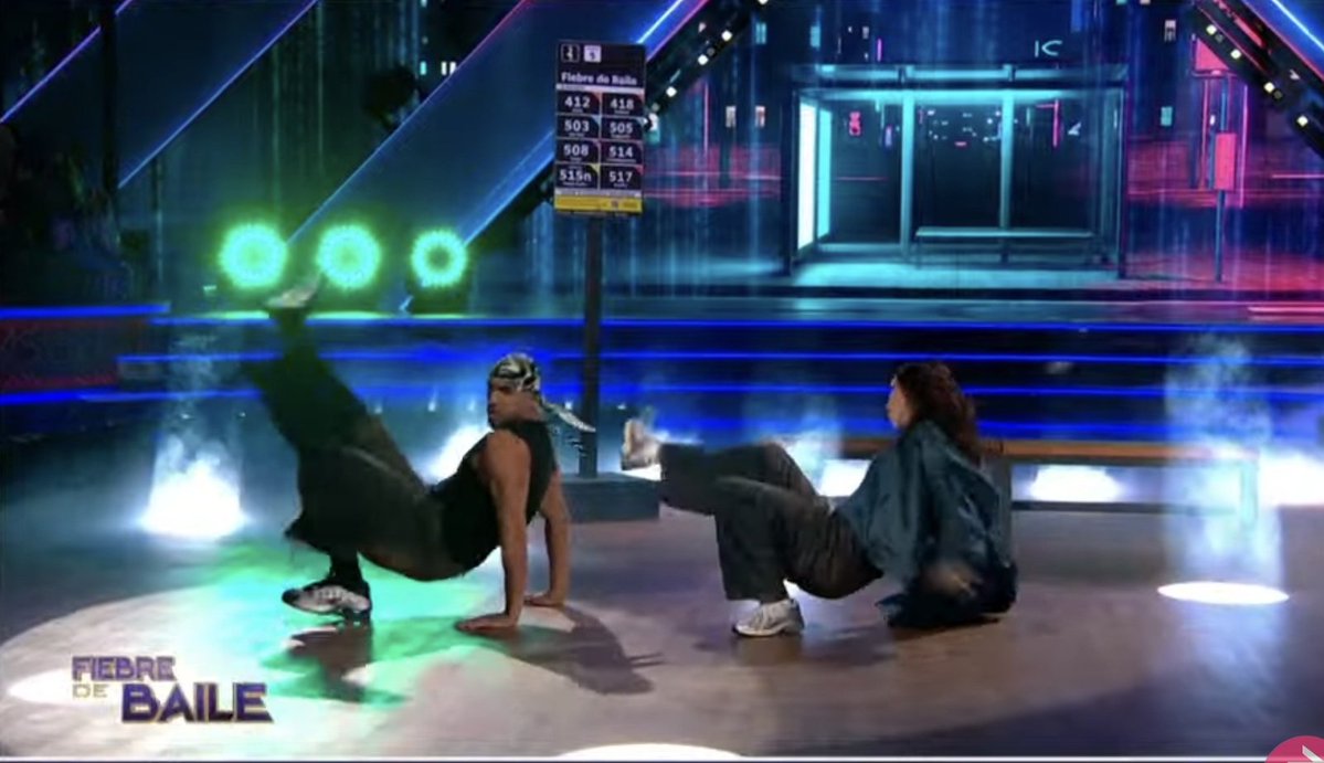 CristianReta03's tweet photo. #FiebreDeBaileCHV Buaaaaa... y este rap que se mandó Cony. Ya chao que gane la inmunidad de una. Hasta para esperar la micro es icónica🤩🤩🤩🤩🤩😎😎😎😎😎😎👏👏👏👏👏👏🤯🤯🤯🤯🤯 https://t.co/vj2fmZXTWu
