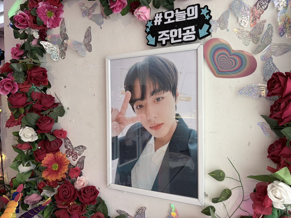 Fimfimbo's tweet photo. #happy_jihoon_day
#지훈이를사랑하는529가지이유
요기 카페 크고 이뻐요. 특전도 많음! https://t.co/VCY8gPaUAv