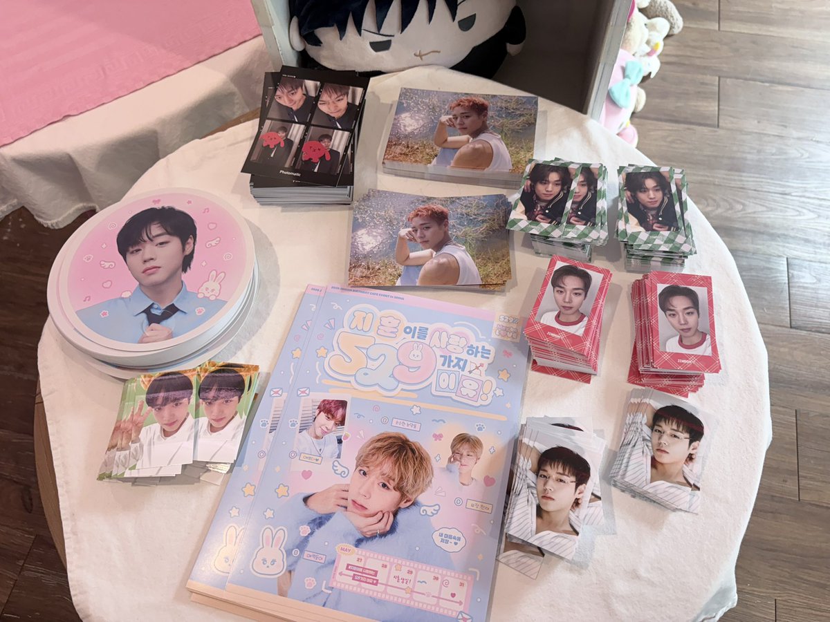 Fimfimbo's tweet photo. #happy_jihoon_day
#지훈이를사랑하는529가지이유
요기 카페 크고 이뻐요. 특전도 많음! https://t.co/VCY8gPaUAv