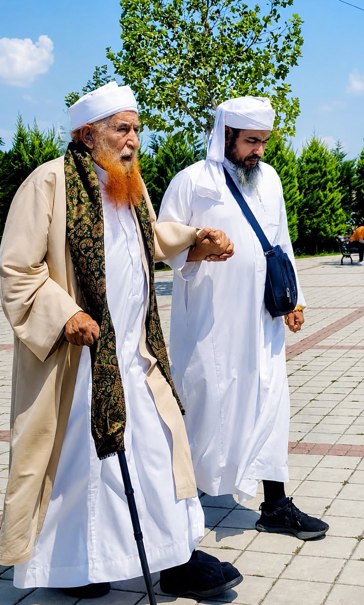 moohhha's tweet photo. مع والدي رحمه الله تعالى وأسكنه الفردوس في يوم عيد https://t.co/kT4eQJlL5n