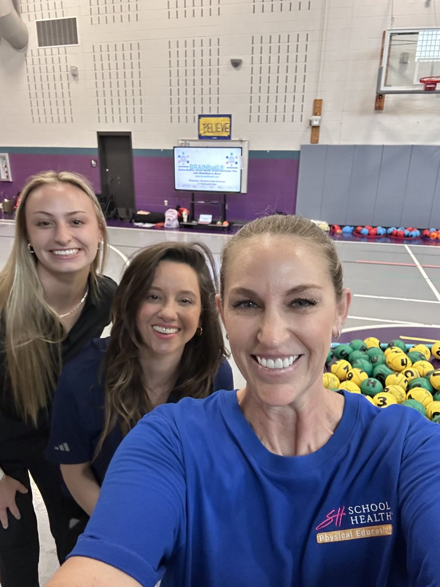 TheCoachFuller's tweet photo. BrainBall fun with @mansfieldisd today! Thank you for having @SHPhysEd at your conference. Cant wait to hear about all the fun ways you use the BrainBalls to incorporate math &amp; literacy into your gyms! #physed https://t.co/5wXQOWPE89