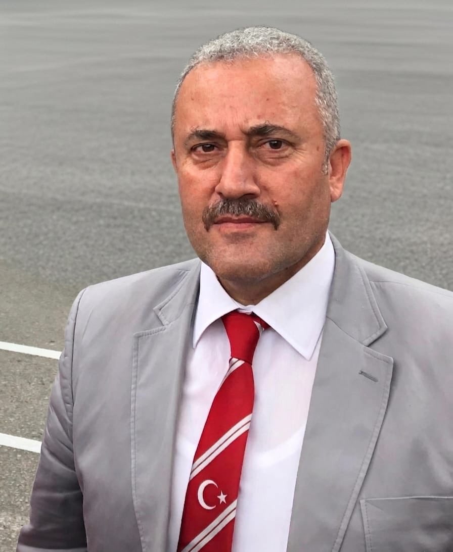 CoskunDilber3's tweet photo. Milletçe birlik, beraberlik ve dayanışma duygularımızın güçlendiği Kurban Bayramı’na ulaşmanın huzurunu yaşıyoruz.

Bayramlar; paylaşma, kardeşlik, sevgi ve merhametin çoğaldığı, iç muhasebemizin yapıldığı müstesna zamanlardır. 

Kurban Bayramınız kutlu, dualarınız kabul olsun. https://t.co/B16BXIeMU1