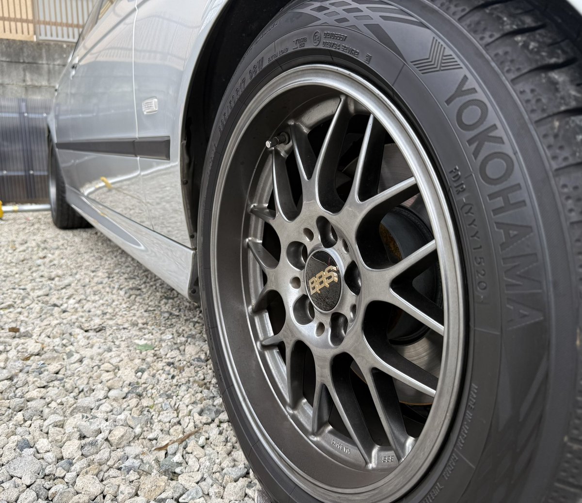 1via__'s tweet photo. 垢ロックされまくったので車垢復活‼️
納車しました🚗
530i M-Sport フルレザー 天張り黒張替え ウッドトリム仕様。
少しずつカスタムしていきますヨ。
これまで絡んで頂いた方々、BMW乗りの方々、またどうぞ宜しくお願いいたします。 
#bmw #bmwe39 #msport https://t.co/RVktU6rTaR