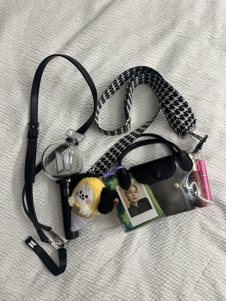 chimmimoon's tweet photo. All set for Arirang Las Vegas D3 and D4!! ☺️💜 https://t.co/kFy1O4xggZ