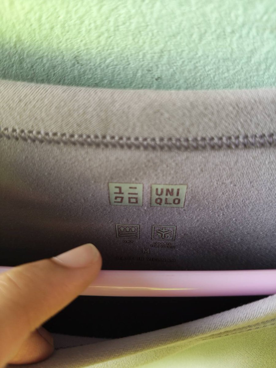 w9sep's tweet photo. ตัวนี้น้องสีม่วงอ่อนนะคะ ถ่ายออกมาสีดรอปลงนิดหน่อยค่ะ 30 uniqloนะคะ

#ส่งต่อเสื้อผ้ามือสองราคาถูก #ส่งต่อเสื้อผ้า #มือ2 #ส่งต่อuniqlo #ส่งต่อเสื้อผ้า https://t.co/yGjOKTwxXy