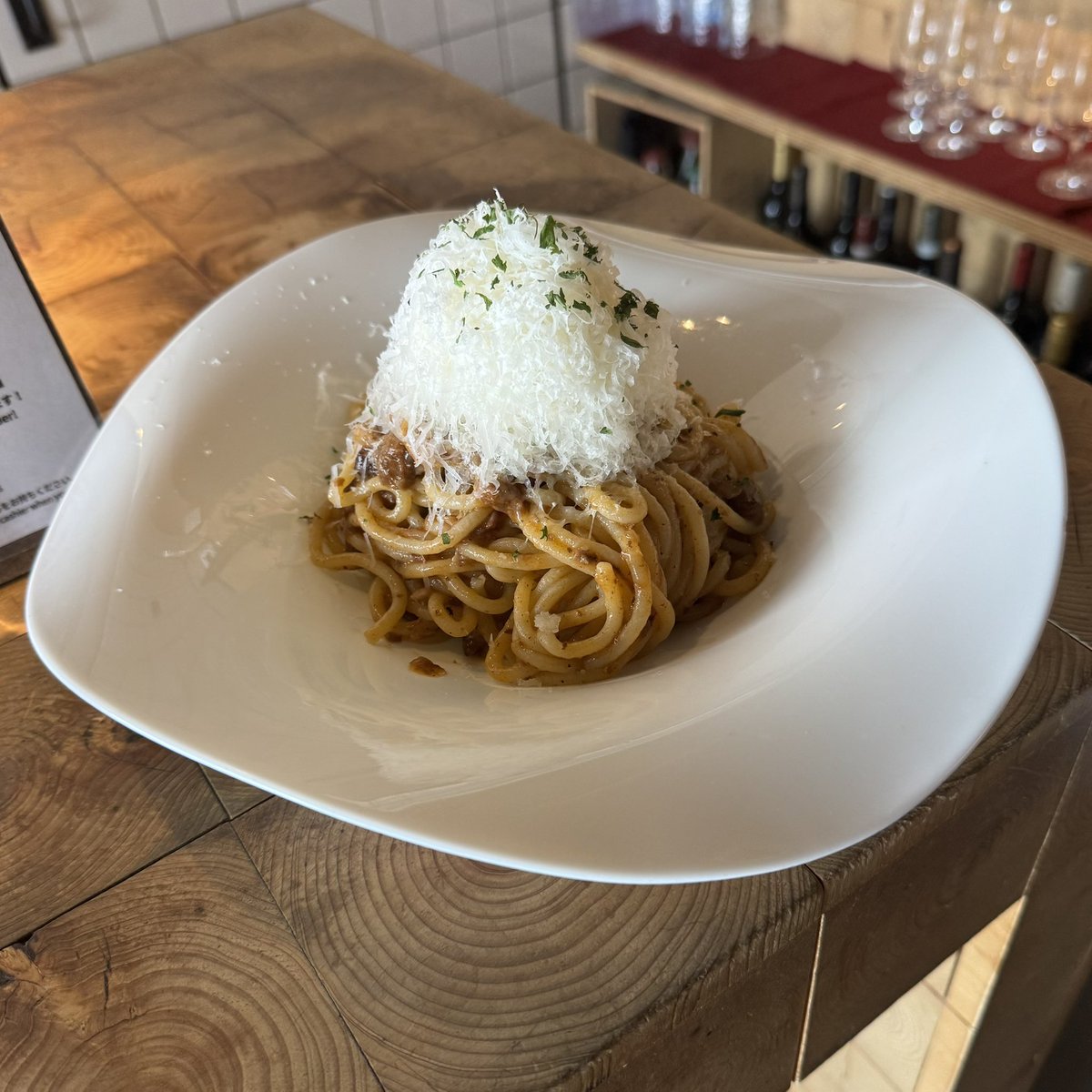 oshima_lunch's tweet photo. 2026年5月27日
nomuno EXPRESS エキュートエディション有楽町店@有楽町
東京都千代田区有楽町2-9-5 エキュートエディション有楽町
元祖オリジナルボロネーゼ(M)…1100円
削りたてチーズ(シングルチーズ)…200円
#nomunoexpress
#有楽町ランチ https://t.co/lmfPbiv3eV