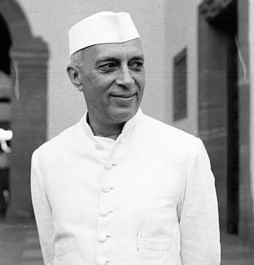 DivyaMaderna's tweet photo. भारत के प्रथम प्रधानमंत्री पंडित जवाहरलाल नेहरू जी की पुण्यतिथि पर उन्हें विनम्र श्रद्धांजलि।

अपनी दूरदर्शिता और कुशल नेतृत्व से भारत को सामाजिक, वैज्ञानिक, आर्थिक, औद्योगिक व विभिन्न क्षेत्रों में आगे ले जाने वाले 'हिंद के जवाहर' को नमन 🙏 https://t.co/4CcTHGHcTa
