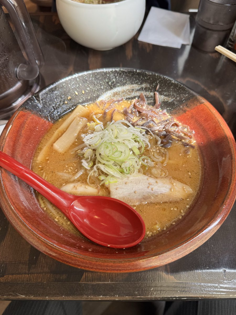 charaznable225's tweet photo. 今日のランチは吉山商店の
味噌ラーメン🍜(*´༥`*)ｳﾏｳﾏ🍜 https://t.co/cPh29HZNP7