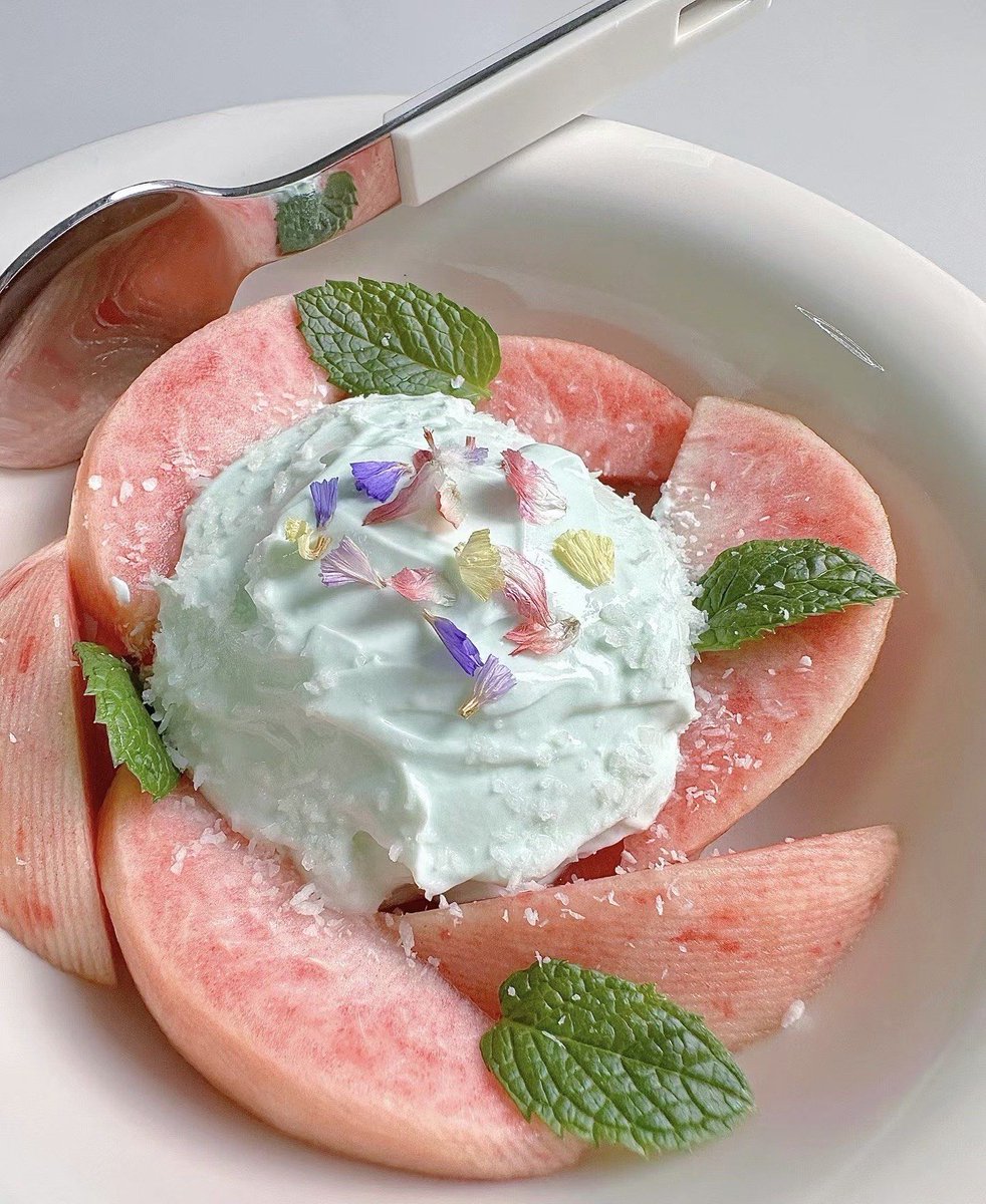 Purrg1's tweet photo. Just grabbed the freshest berry yogurt bowl from the corner café—sunny summer fuel that tastes like a little slice of joy. https://t.co/XcWDztsJuG