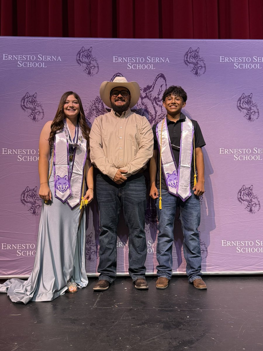 SernaAthletics's tweet photo. Congratulations to Oscar R. and Zoe C. on being named Ernesto Serna Academy’s Athletes of the Year! 🐺🏆

The Wolfpack is proud of everything you accomplished this year! https://t.co/ejpjJ3r3PM