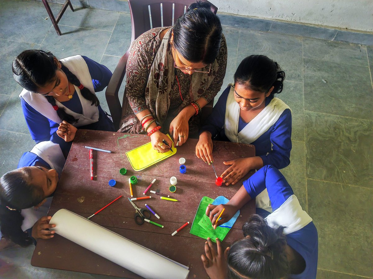 deepshi27's tweet photo. Class 9 students bringing NEP 2020’s BALA  vision to life! They transformed classroom walls into an interactive "Grammar Express" train focusing on Noun.
@btetctet @EduMinOfIndia @BiharEducation_ https://t.co/tc4JYQFOEq