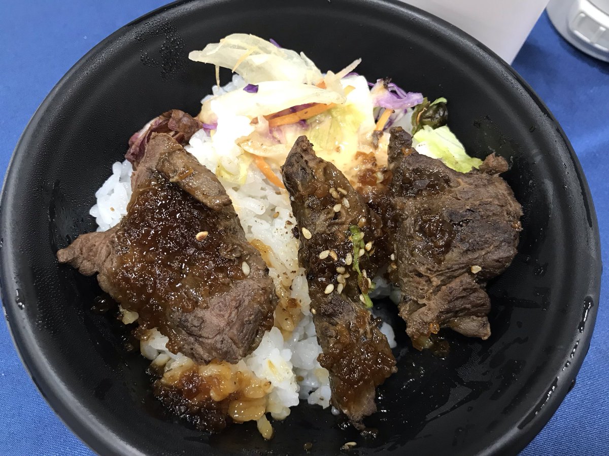 C3Dmjcm's tweet photo. ランチ　ナウ https://t.co/JmErSmhnWg