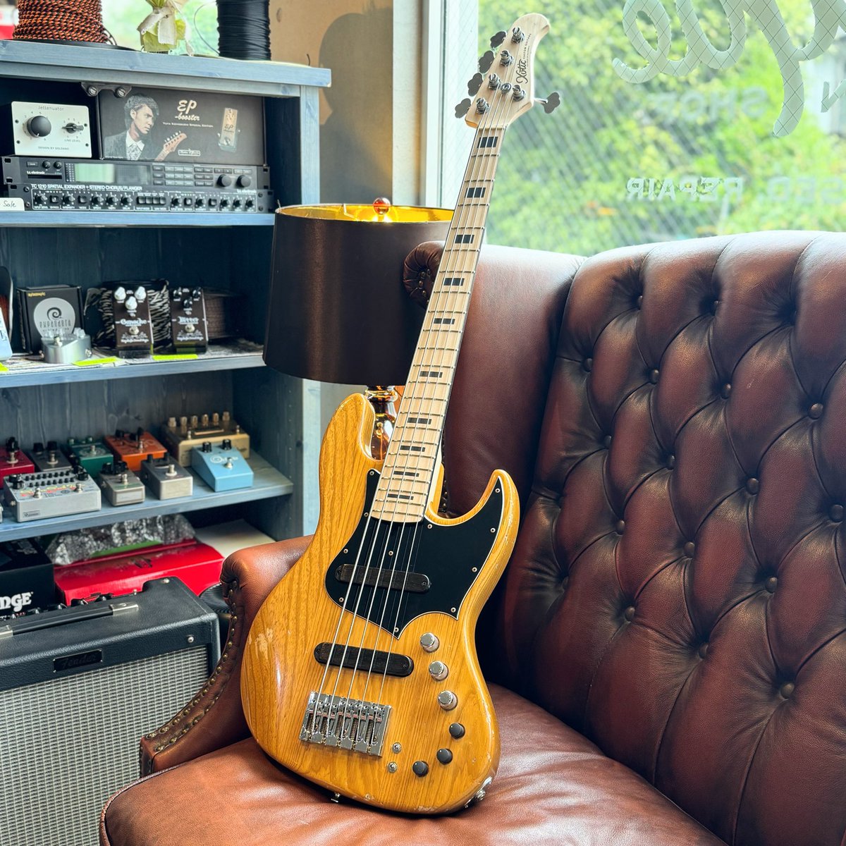 Xotique's tweet photo. みんな大好き70s JBをより意識したオーダー品です💁🏻‍♂️
ナチュラルカラーにブラックガード、バインディング、ブロックポジションマークがたまりません😎

Xotic XJ-1T 5st V.NAT M.Aged "Lindy Fralin PU" #3584

👇Xotique Online Store👇
https://t.co/FSCdpGOS5I

#Xotic
#XJ1T
#LindyFralin
#Xotique https://t.co/1fYIaDG3cY