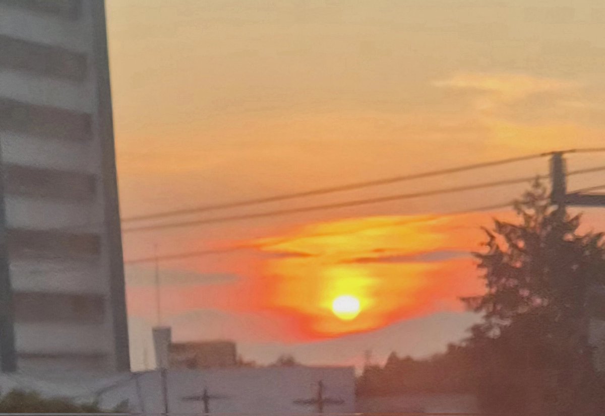 Suboriente2's tweet photo. Amaneciendo ☀️
#Toluca #Edomex https://t.co/WSiDWgS1g8